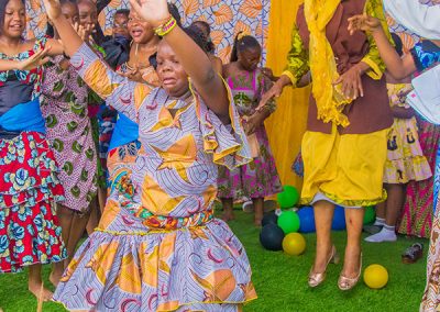 Image de danse en l'honneur de Dieu durant la journée de la Femme